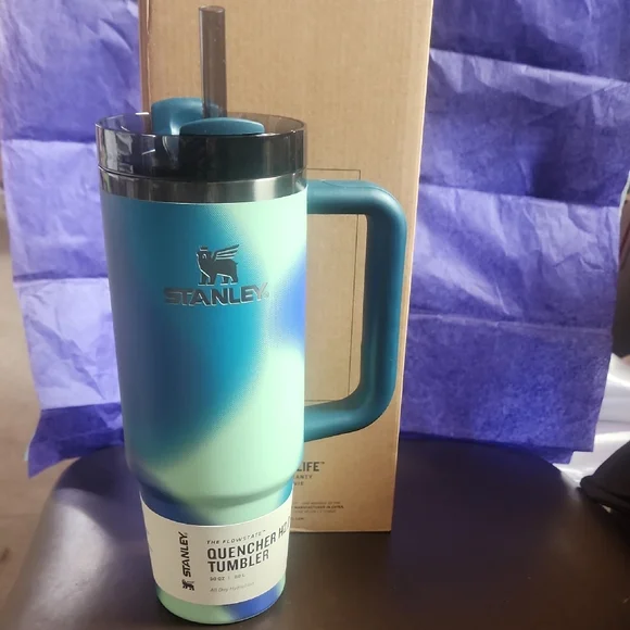 New 30 Ounce Authentic Stanley Coastal Teal Motion Tumbler - Picture 1 of 10